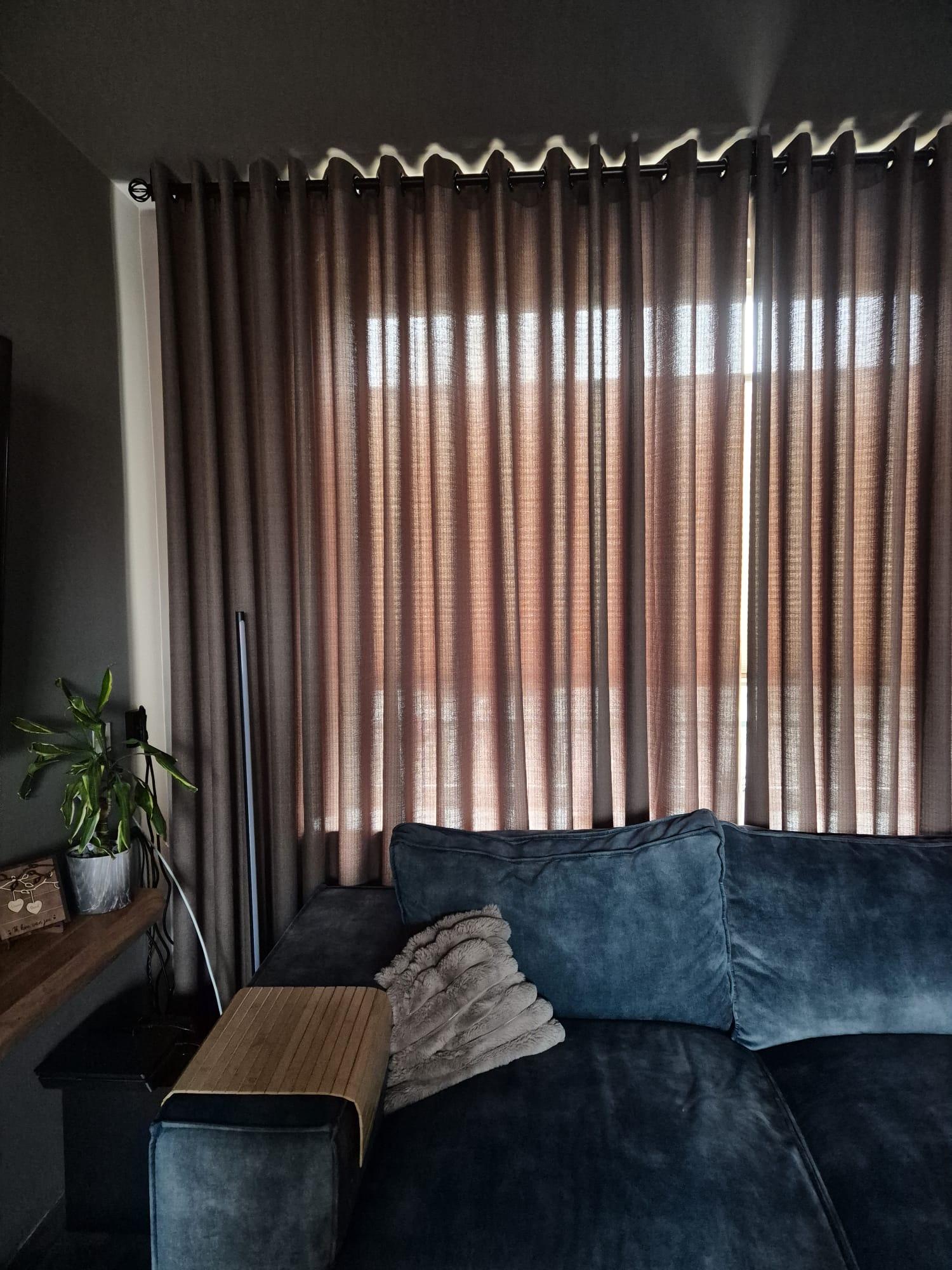 S-vouw gordijn – thuisinstallatie